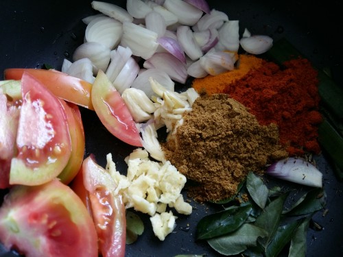 A Srilankan fish curry cooked in a rich, thick gravy made from Coconut milk infused with Tamarind juice. the spices balances the natural flavors, making it perfect for lunch with Rice or a light dinner with bread.