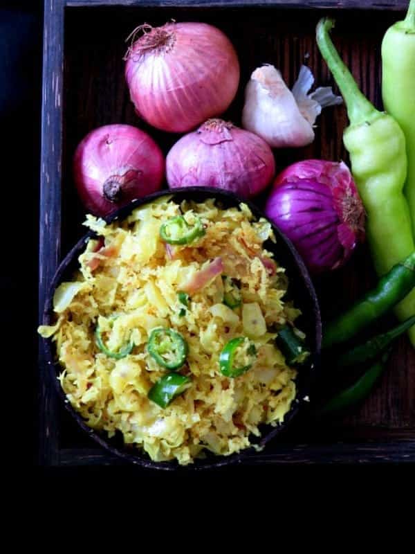 Cabbage and coconut sambol(Sri Lankan gova mallum), A healthy dish made in 20 minutes. Vegan, vegetarian, low-carb, gluten-free.