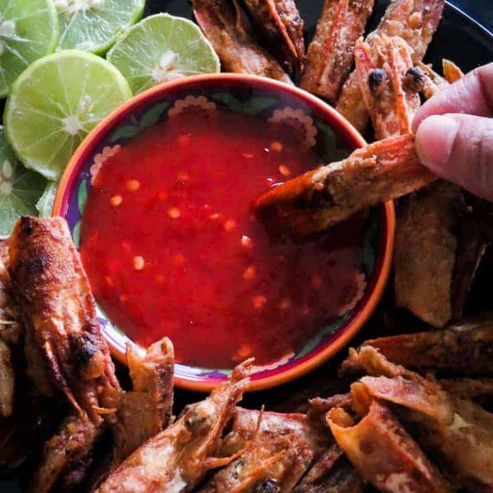 How to make crunchy Prawn head fries, once you know how to make them, you'll never throw away these unusual delicacies ever again. gluten-free, low-carb, stop food waste. #recipe #prawns #prawnhead #fries #seafood #cooking