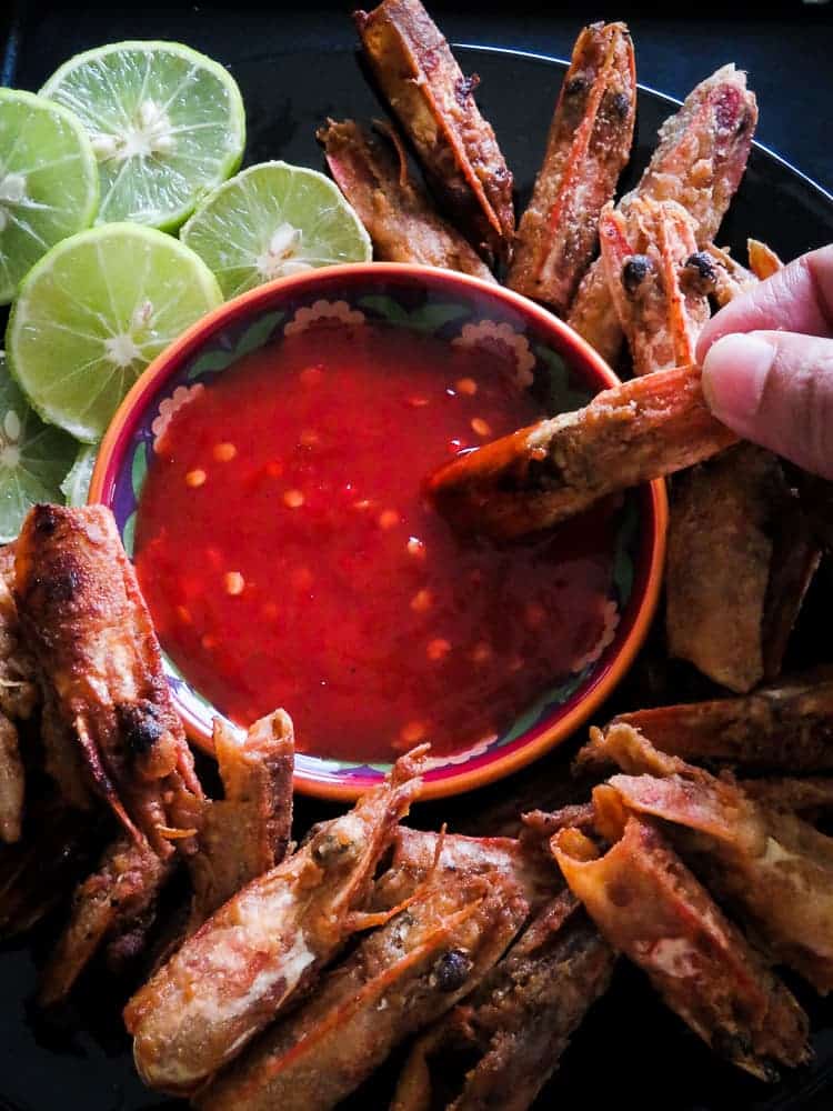 How to make crunchy Prawn head fries, once you know how to make them, you'll never throw away these unusual delicacies ever again. gluten-free, low-carb, stop food waste. #recipe #prawns #prawnhead #fries #seafood #cooking
