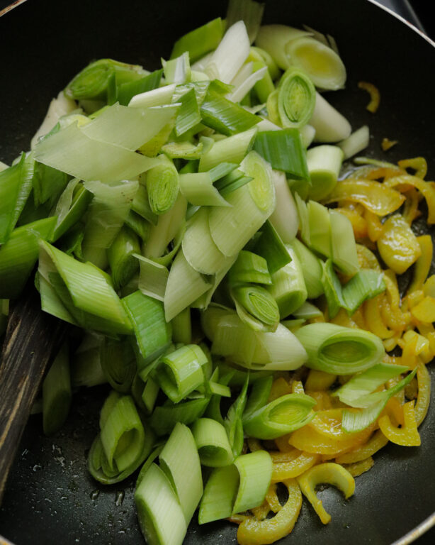 SRI LANKAN CHILLI LEEKS FRY(sauteed leeks) ISLAND SMILE