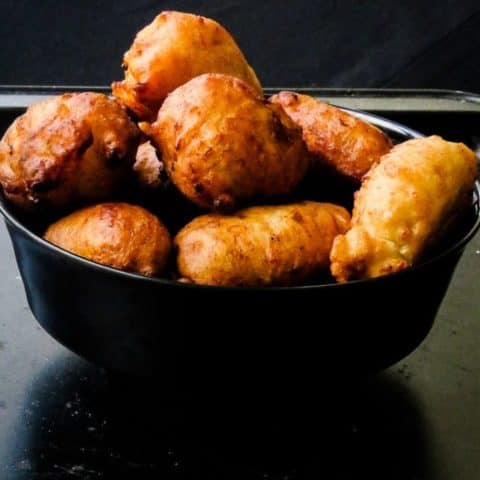 DEEP FRIED BANANA FRITTERS ARE A QUICK WAY TO REPLACE YOUR USUAL  DOUGHNUTS. RAIN OR SHINE, THESE FRITTERS MAKE THE PERFECT COMFORT DESSERT FOR THE FAMILY.