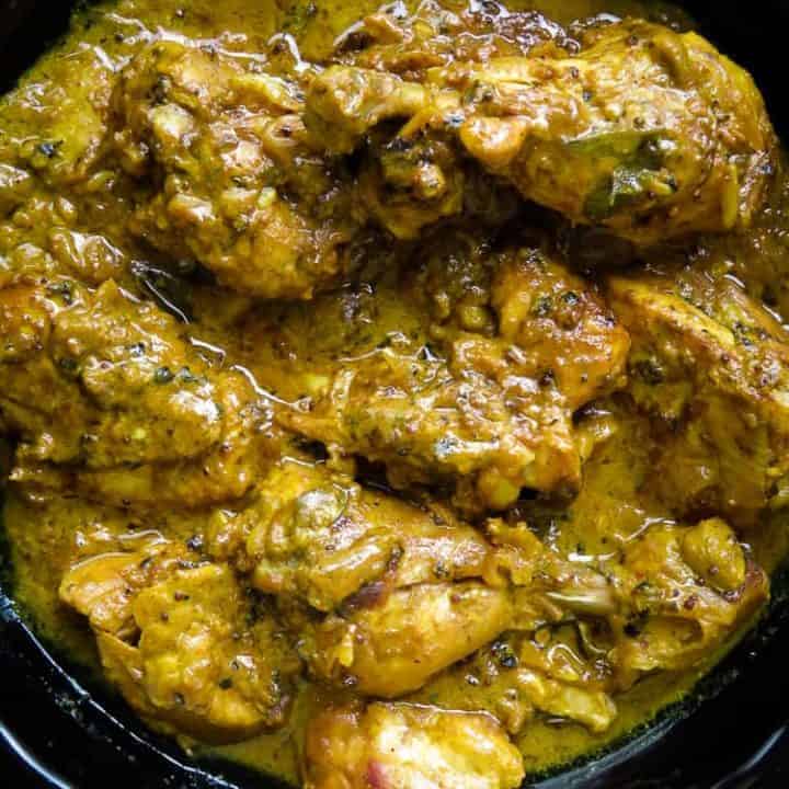 Black pepper chicken marinated in yogurt-spice. a fragrant chicken curry dish with a deeply satisfying gravy so thick, a second serve is a must.#chicken #curry #glutenfree #lowcarb #indian #dinner #lunch