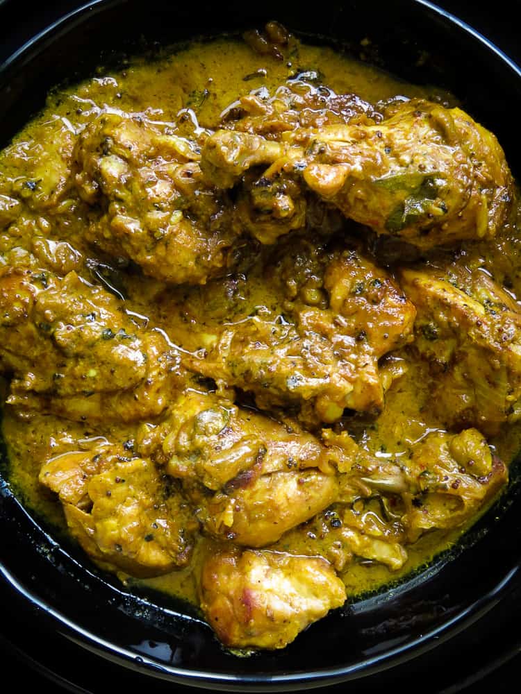 Black pepper chicken marinated in yogurt-spice. a fragrant chicken curry dish with a deeply satisfying gravy so thick, a second serve is a must.#chicken #curry #glutenfree #lowcarb #indian #dinner #lunch