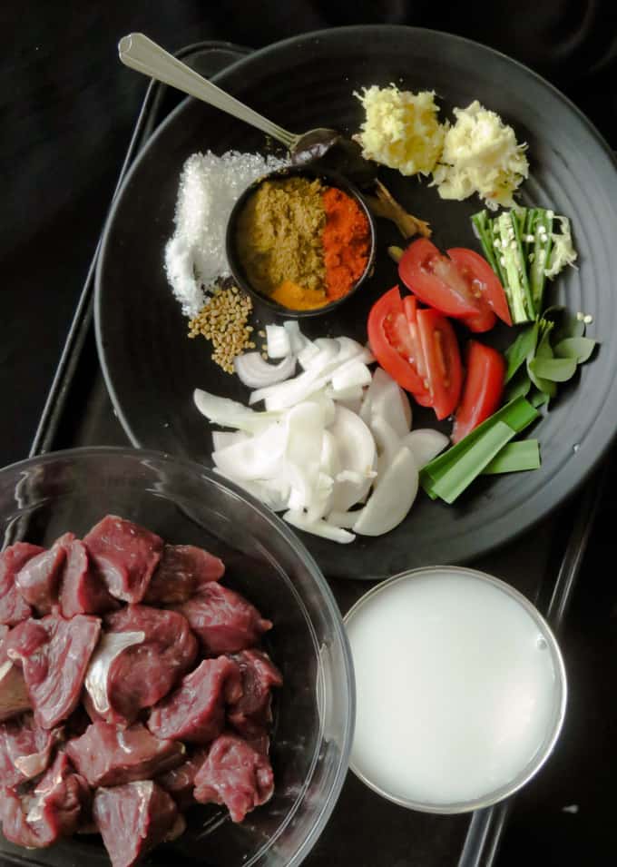 ingredients to make the beef curry.