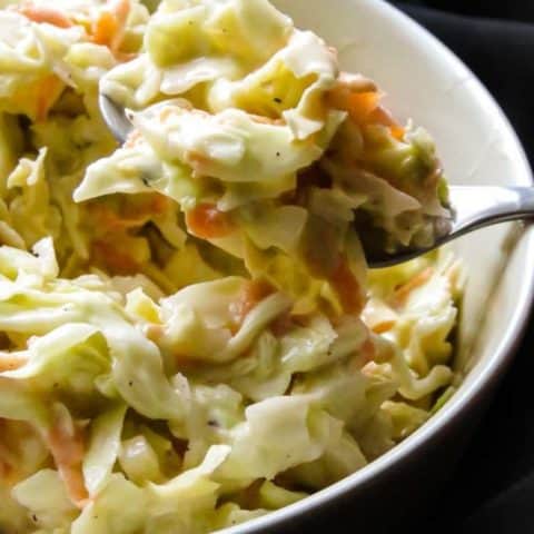Homemade creamy coleslaw salad with mayonnaise, a classic salad to go with everything you dish out at picnics, especially grilled meats and burgers. an easy salad for all seasons and occasions. islandsmil.org