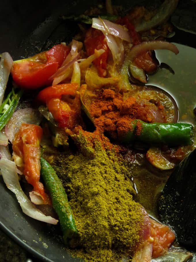 curry powder to make spice paste. curry powder to make spice paste.