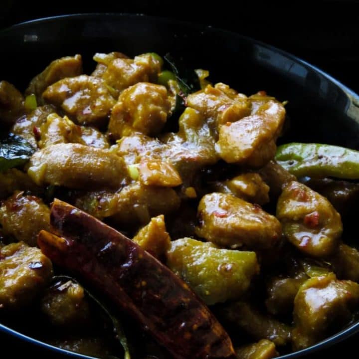How to cook a srilankan-vegetarian soya meat curry. If you are looking for a meatless dish but can also substitute it then this dish does that, the trick is knowing how to add flavor to the soya and taking it from bland to a curry with taste-islandsmile.org