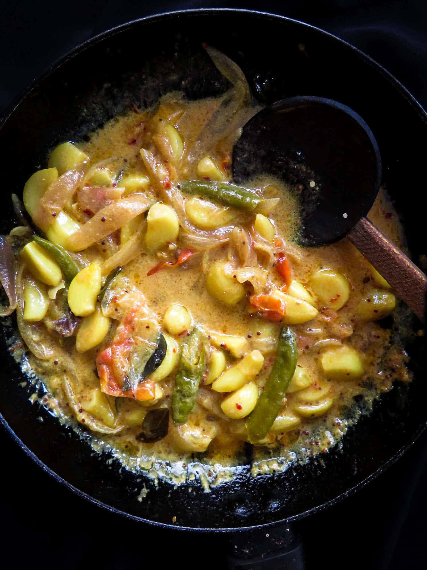 Sri Lankan garlic curry(vegetarian, vegan), have you tried garlic curry in coconut milk?, It's one more easy way to eat garlic even if you don't like them, less pungent even the kids can try having some.-islandsmile.org. Sri Lankan garlic curry(vegetarian, vegan), have you tried garlic curry in coconut milk?, It's one more easy way to eat garlic even if you don't like them, less pungent even the kids can try having some-islandsmile.org