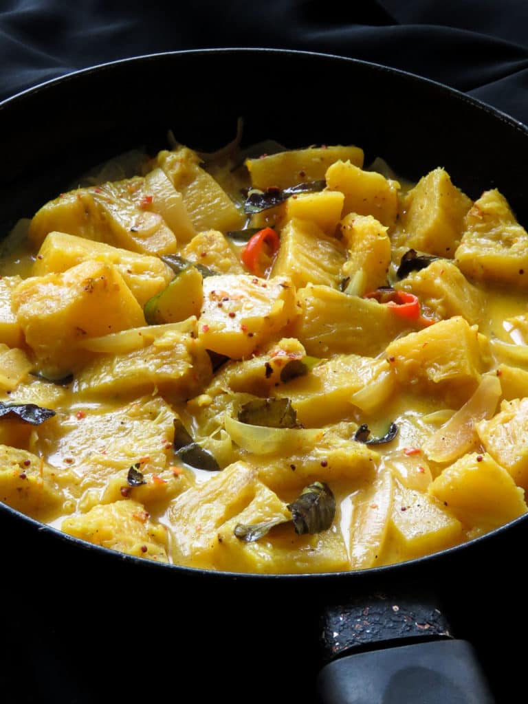 Sri Lankan-mildly spiced pineapple curry. A coconut milk Pineapple curry cooked in 30 minutes. The fruit curry fits into all types of diets as well, from vegan, vegetarian, gluten-free to low-carb.