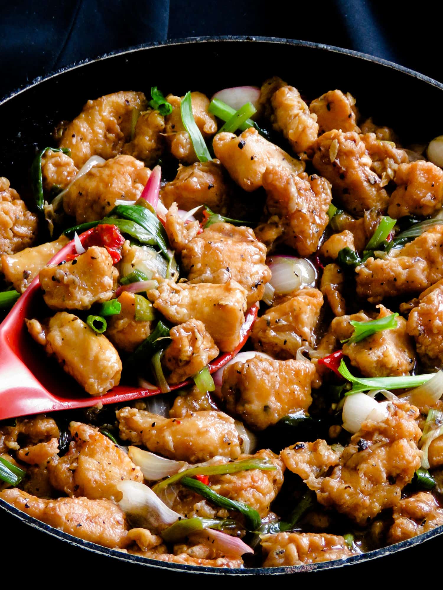Chinese chicken Manchurian-do something different for your weekend dinner, make a large pan of this delicious (restaurant-style) indo-Chinese dish.  There's no need to make multiple dishes, just a bowl of rice or noodles is all you need for an easy meal for the family. #chinese #fastfood #Indian #meal #skillet #appetizer #chinese