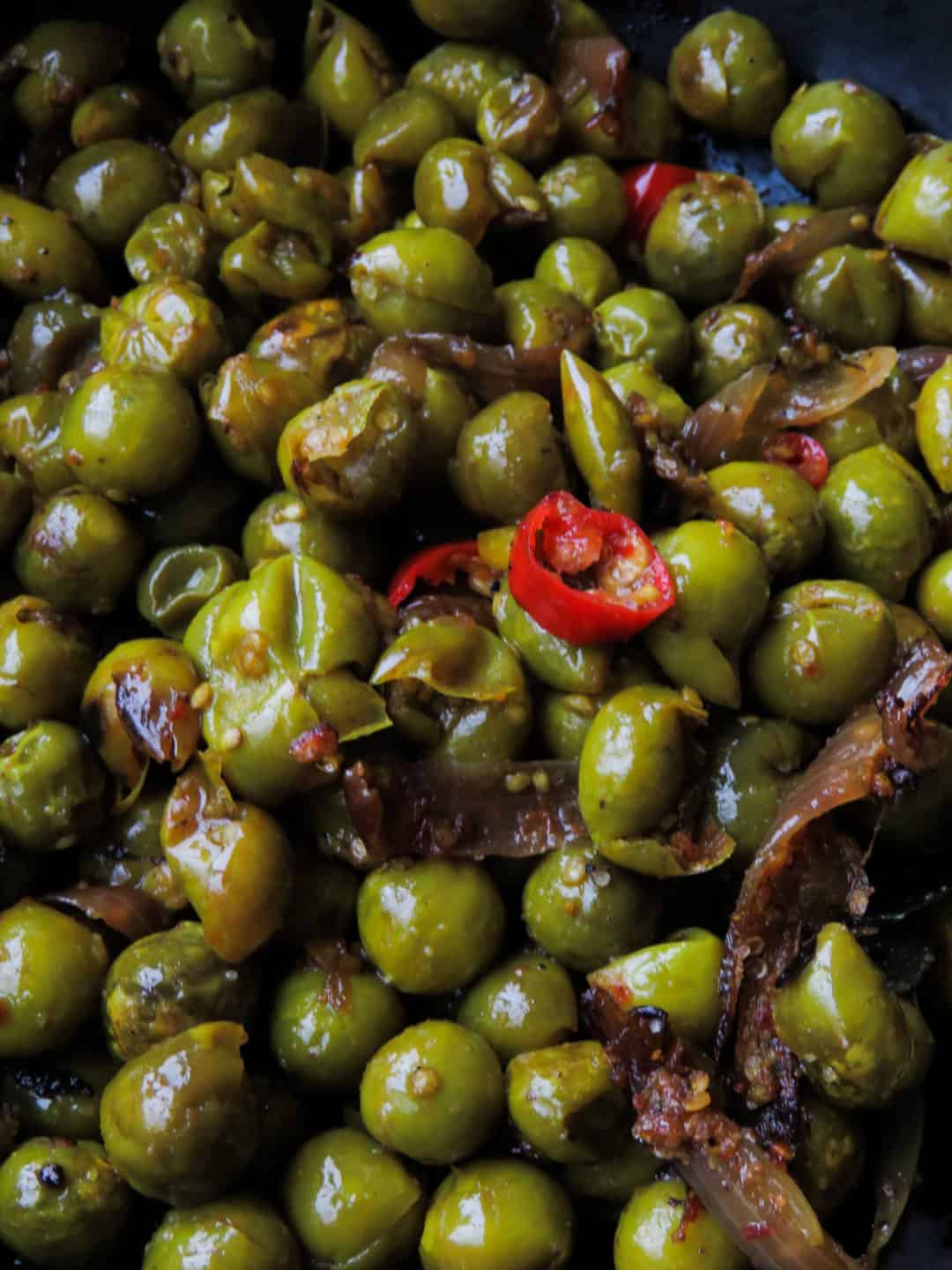Sri Lankan thibbatu tempered(turkey berry)-add a healthy, tempered wild eggplant curry for your next meal. you can add fried sprats, scrambled eggs, dry fish and even dried prawns to make the dish slightly different every time you make it-islandsmile.org