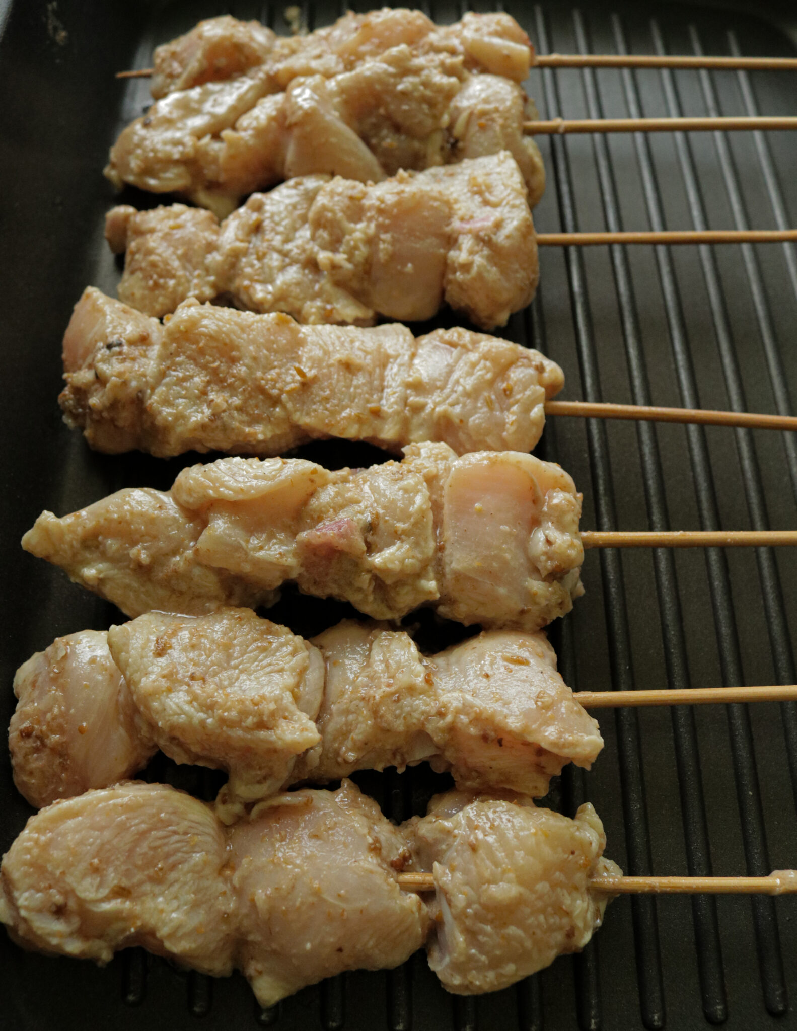 How to make chicken satay over a stove grill pan. ISLAND SMILE