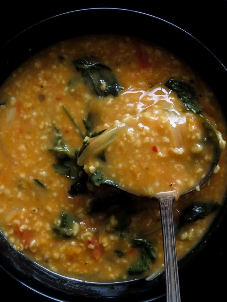 Spicy-curried oat soup- healthy, filling and made under 30 minutes, you'll never go back to making colorless and bland oats soup once you've tried this tasty and colorful variation-islandsmile.org 