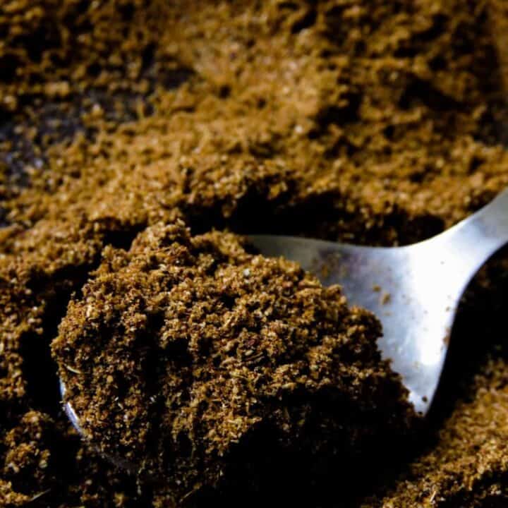 Indian homemade garam masala spice mix- stop using store-bought garam masala powder to cook your favorite Indian dishes, it's time you learned to make your own. it's more aromatic, flavorful and you'll never go back to buying the spice blend again.