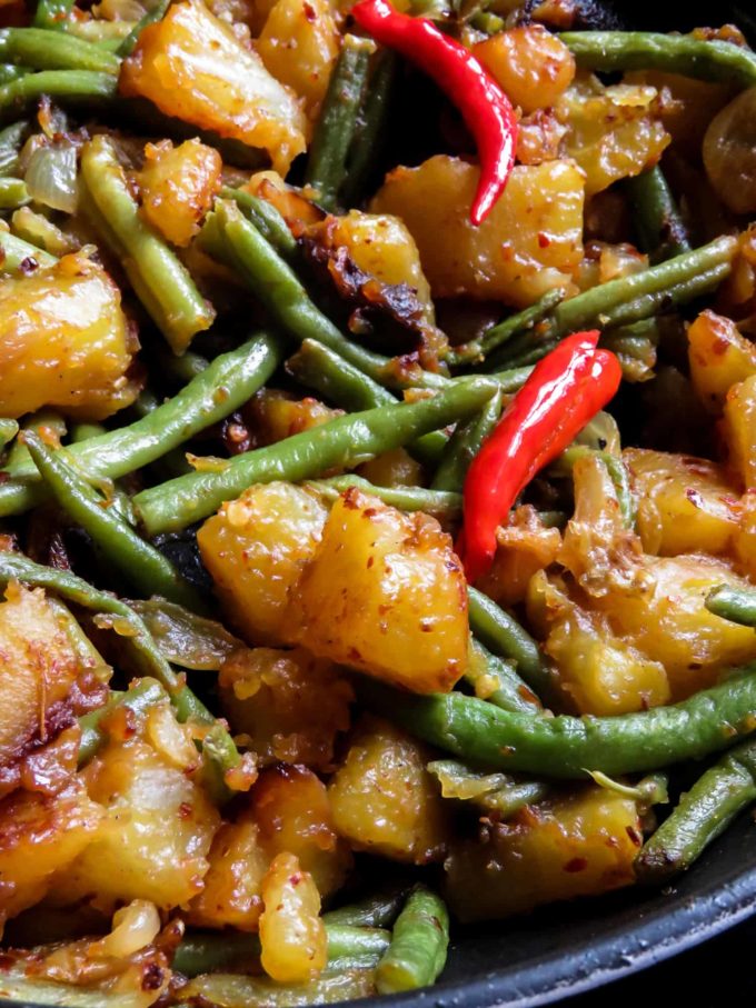 Sri Lankan spicy potato, green bean stir-fry- spicy, budget-friendly, vegan, vegetarian side-dish you can prepare to accompany any meal.
