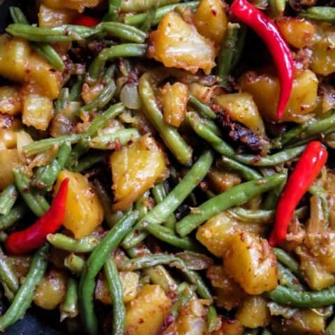 Sri Lankan spicy potato, green bean stir-fry- spicy, budget-friendly, vegan, vegetarian side-dish you can prepare to accompany any meal.