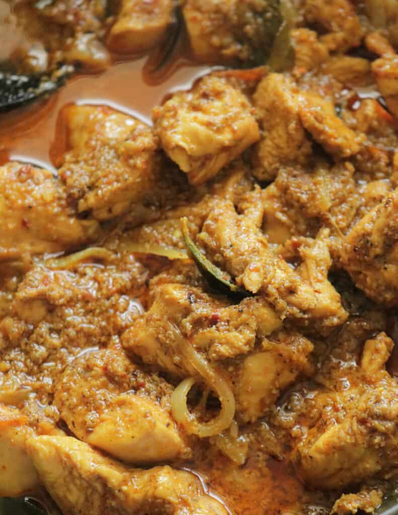cooked chettinad chicken curry
