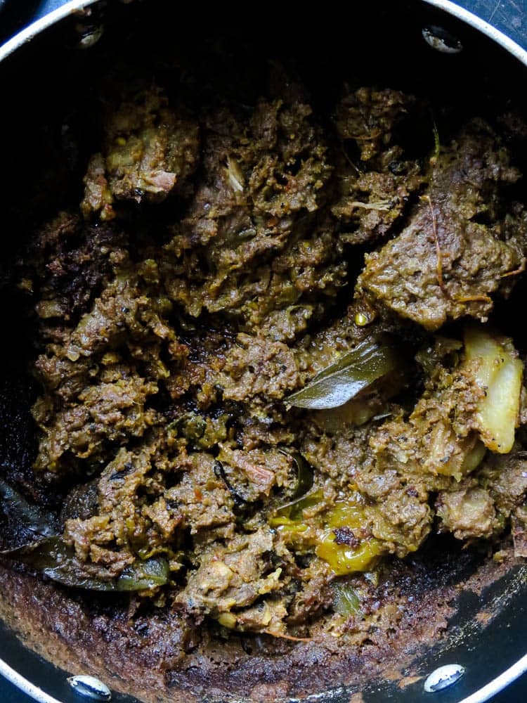 What to do with your leftover curries/gravy(theecha curry)- Ever wondered what to do with all the leftover gravy and curries? Well, this is how you turn a mix of leftover curries to a thick spread which can be used on toasts or to make a few quick sandwiches.