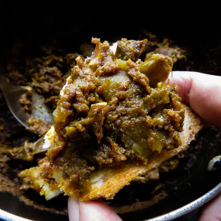 What to do with your leftover curries/gravy(theecha curry)- Ever wondered what to do with all the leftover gravy and curries? Well, this is how you turn a mix of leftover curries to a thick spread which can be used on toasts or to make a few quick sandwiches.