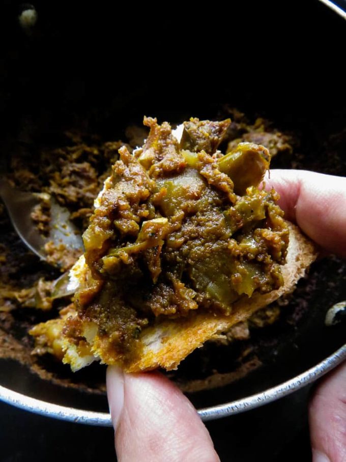 What to do with your leftover curries/gravy(theecha curry)- Ever wondered what to do with all the leftover gravy and curries? Well, this is how you turn a mix of leftover curries to a thick spread which can be used on toasts or to make a few quick sandwiches.