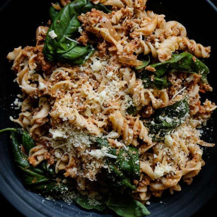 Easy Spicy ground beef pasta(stove top).