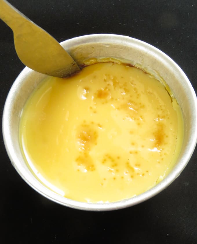 how to remove the flan from the mould.