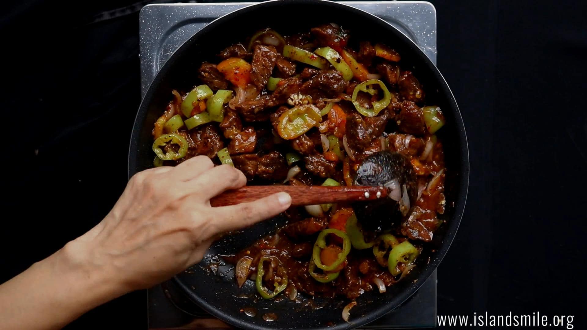Combine and cook the ingredients until the sauce thickens for devil beef.