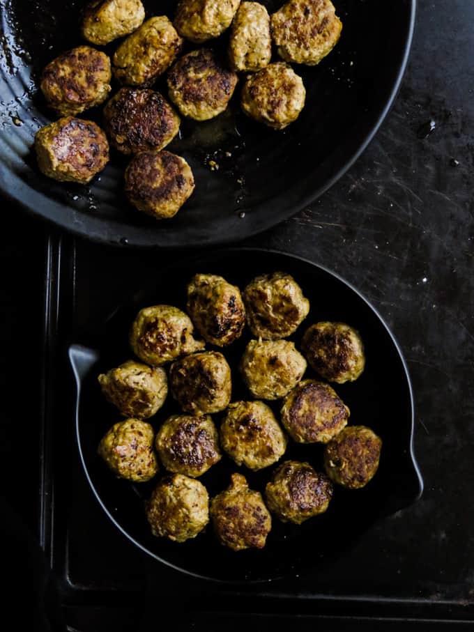 Sri Lankan meatball curry, an easy step-by-step guide to making your own curry meatballs at home.