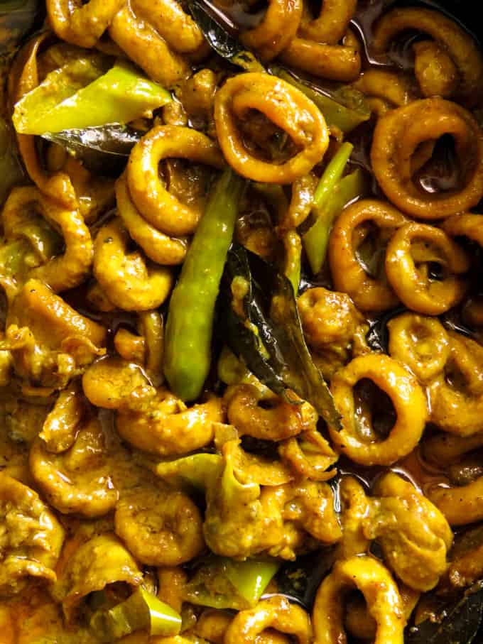 You won't seed much of a side dish to serve this one-pot curry that's going to make you want to make this calamari/squid curry over and over again You won't seed much of a side dish to serve this one-pot curry that's going to make you want to make this calamari/squid curry over and over again