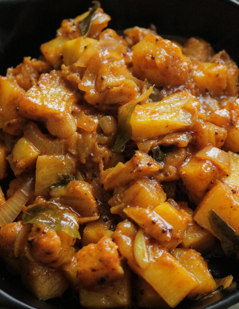 spicy pineapple curry Sri Lankan, sinhalease style. ISLAND SMILE