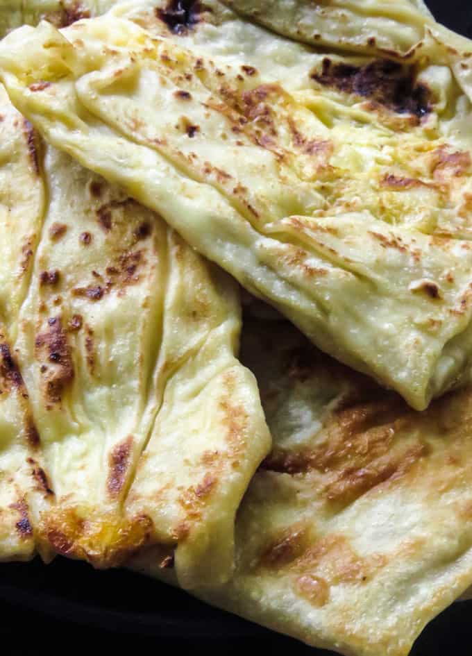 How to make Sri Lankan egg roti/paratha. A step-by-step guide on how to make egg paratha. A must-know roti(paratha)recipe if you want to make some of the well known Sri Lankan street food and snacks at home.