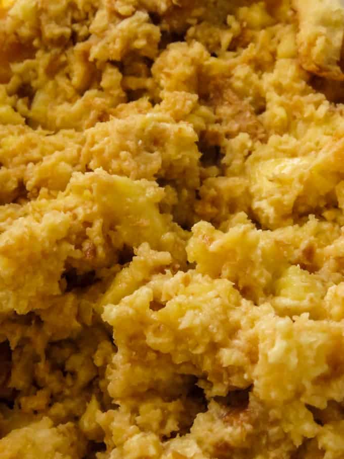 mashed up bread, eggs and pineapple to make the bread pudding full of pineapple chunks to enjoy. mashed up bread, eggs and pineapple to make the bread pudding full of pineapple chunks to enjoy.