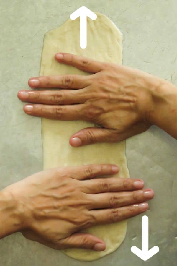 how to stretch the dough for vegetable roti. 