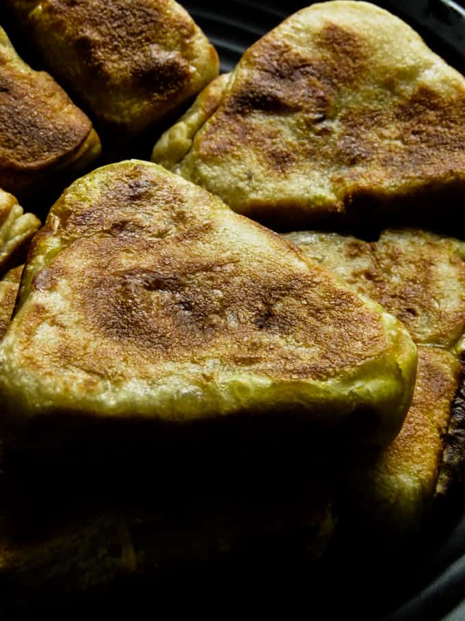 how to make triangle shaped vegetable roti at home.