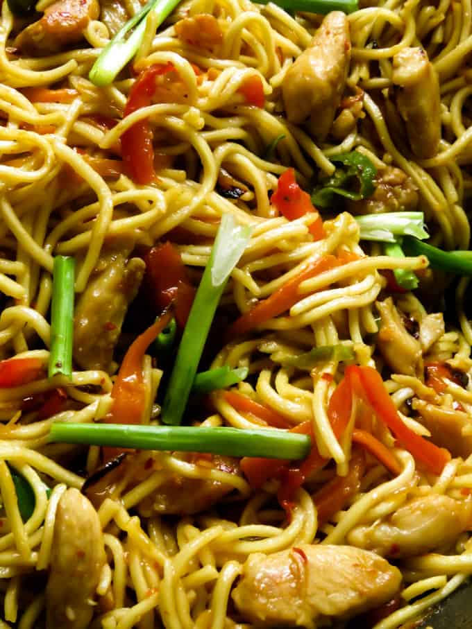 chicken lo mein. islandsmile.org