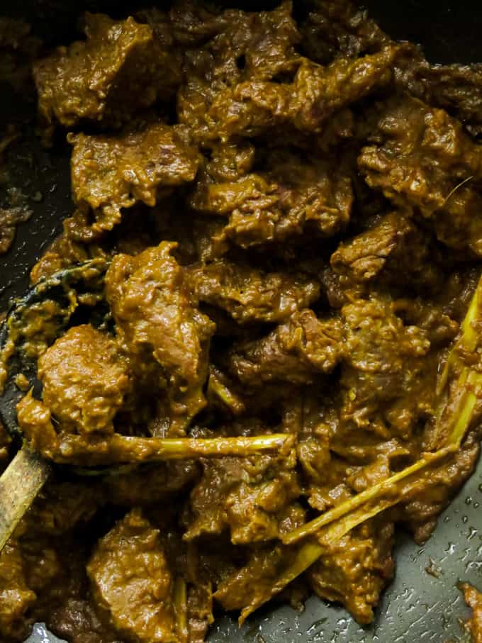 Indonesian beef rendang recipe