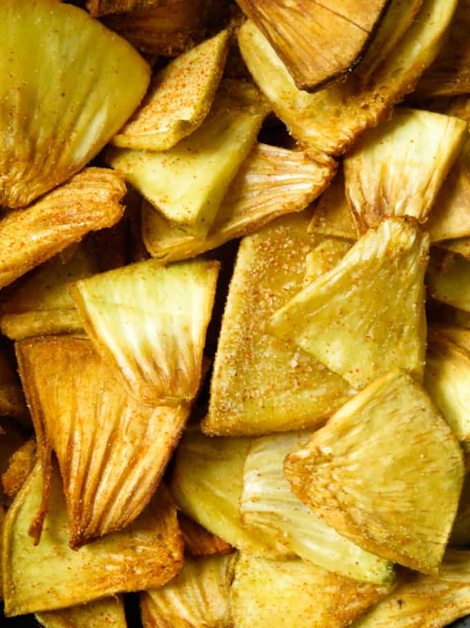 spicy sri lankan breadfruit chip snack image.