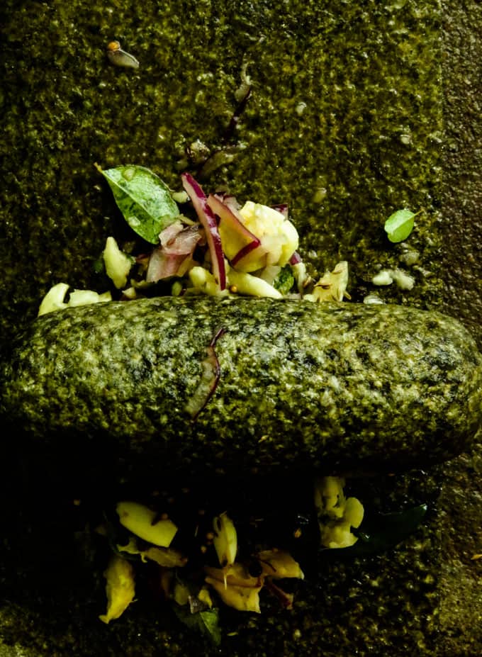 how to use the grinding stone to crush ingredients.