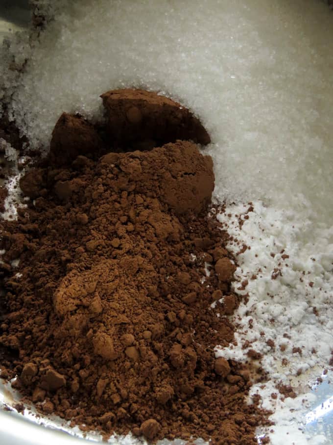 dry ingredients for the nutella pudding.