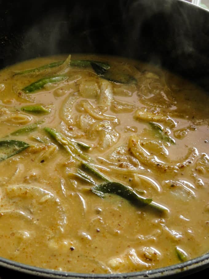 thick gravy for brinjal curry.