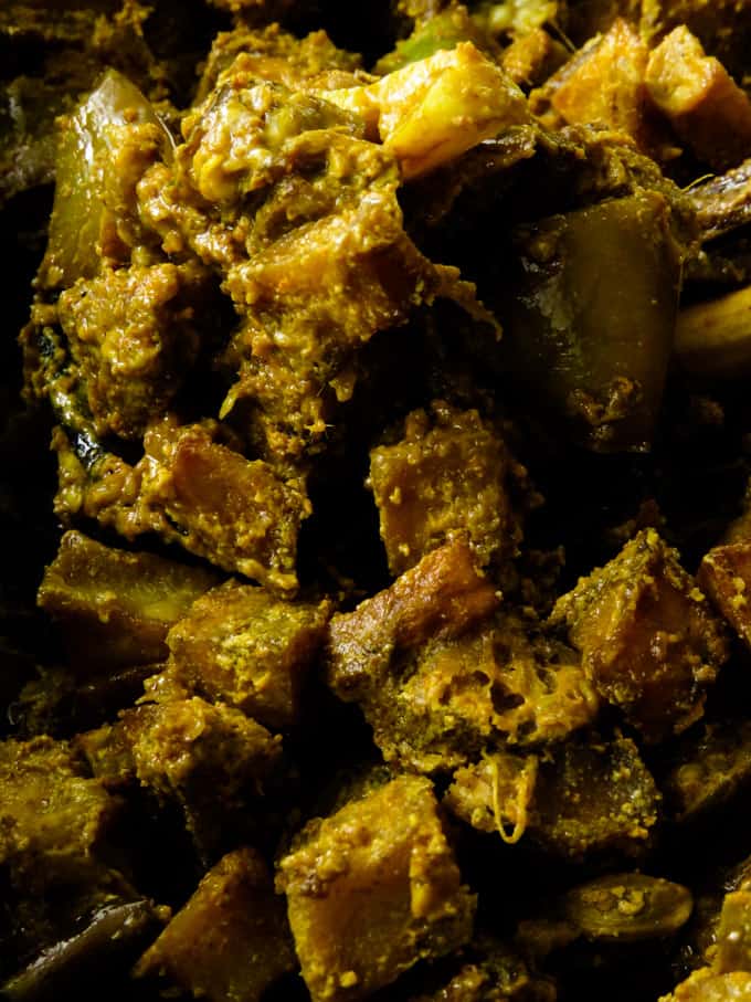 kaliya(ashplantain, brinjal,potato curry).