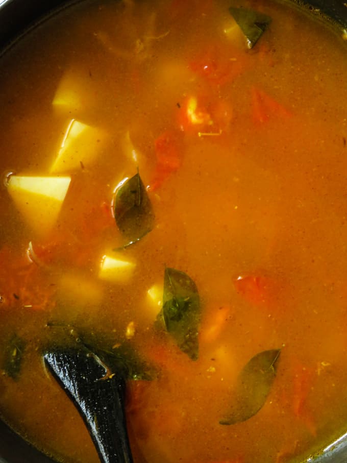 water added to make the chickpea curry.