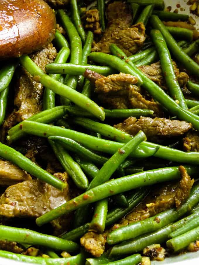 beef stir fry with green beans image.
