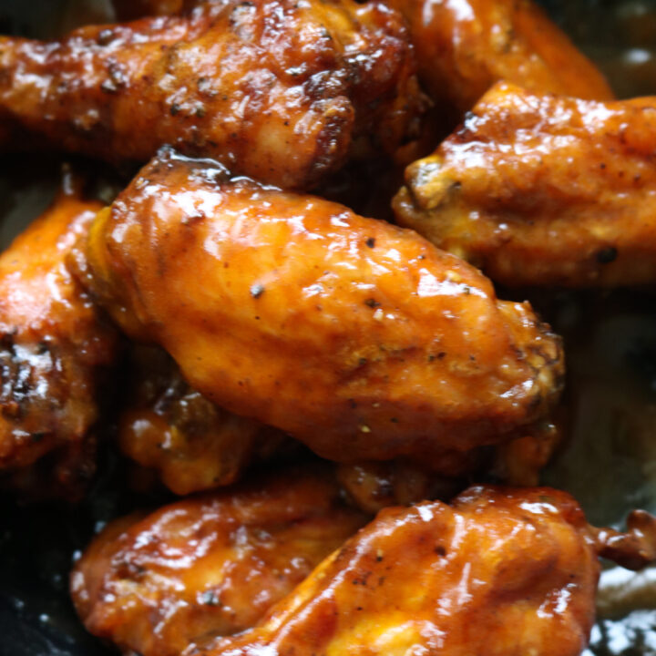 air fryer spicy hot wings(buffalo wings)in an air fryer