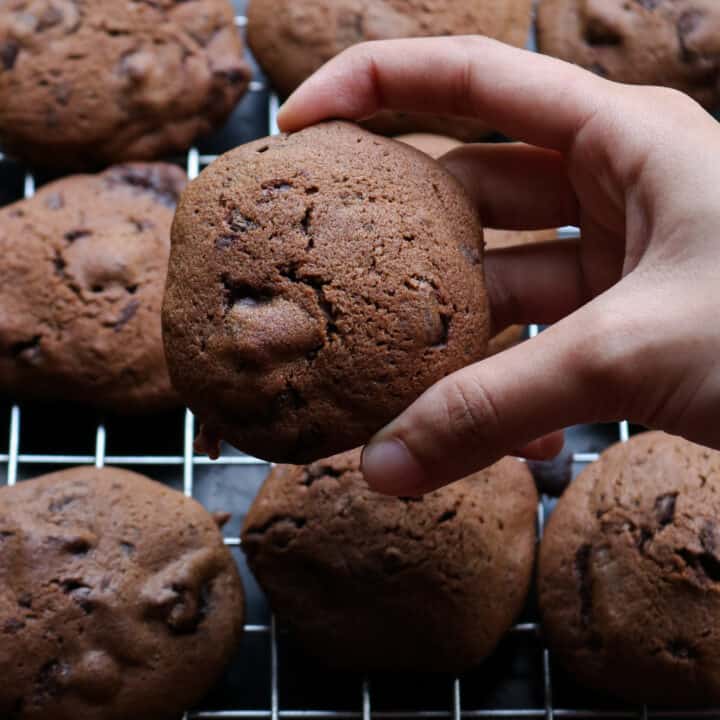 chunky chocolate cookies
