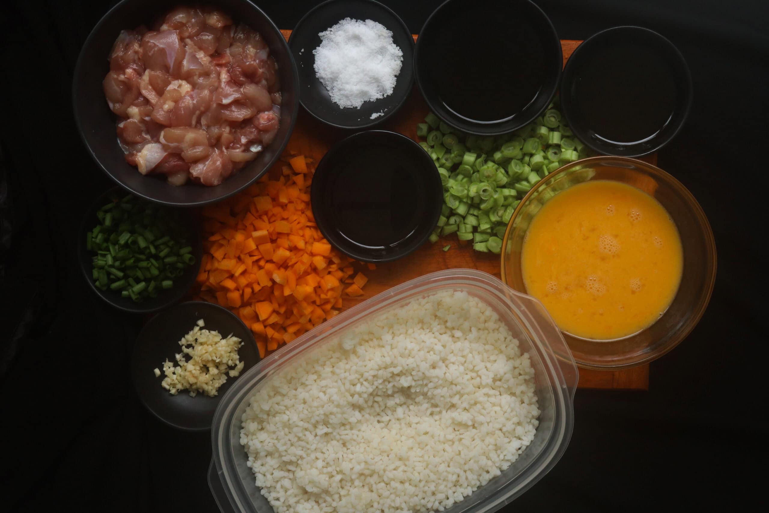 ingredients to cook chicken fried rice.
