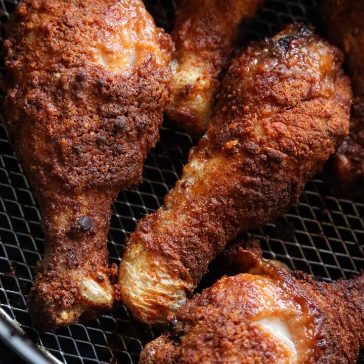 air fried chicken drumsticks in the basket