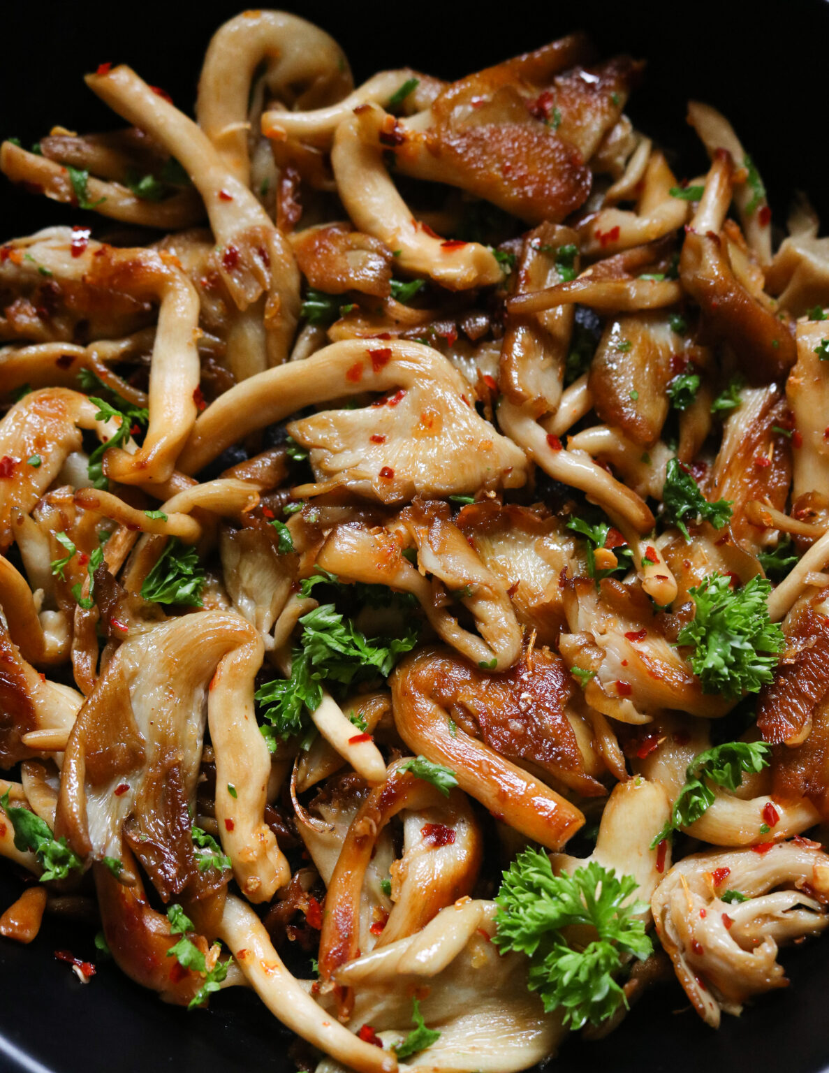OYSTER MUSHROOM IN GARLIC BUTTER SAUCE ISLAND SMILE