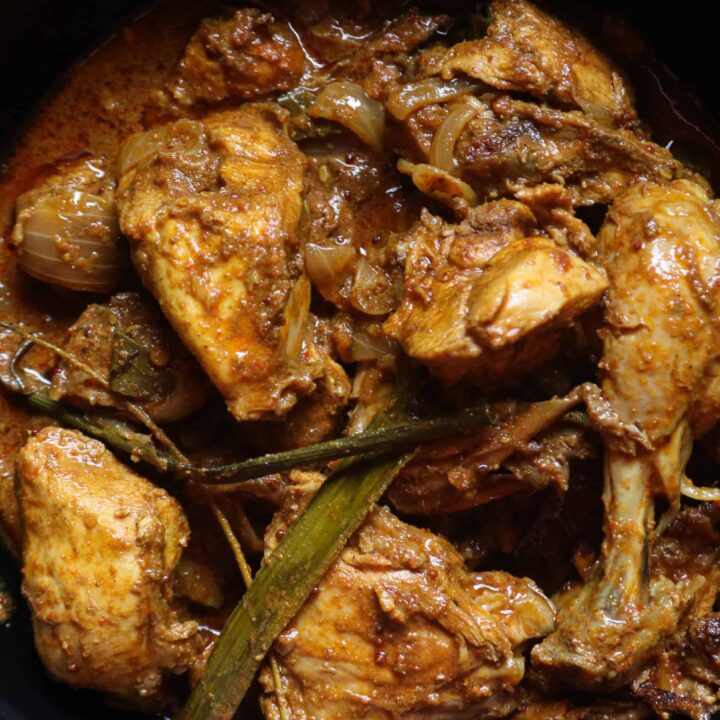 chicken curry without coconut milk served in a bowl.